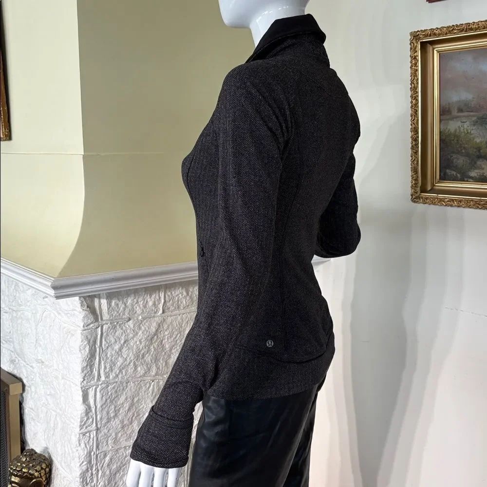 Lululemon Think Fast Pullover - Picture 7 of 16